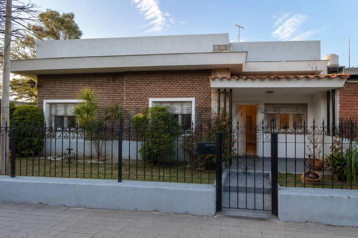 Venta casa en B° Juniors — foto 1