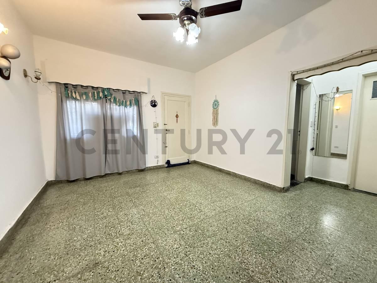 VENTA CASA 4 AMBIENTES CON JARDIN — foto 1