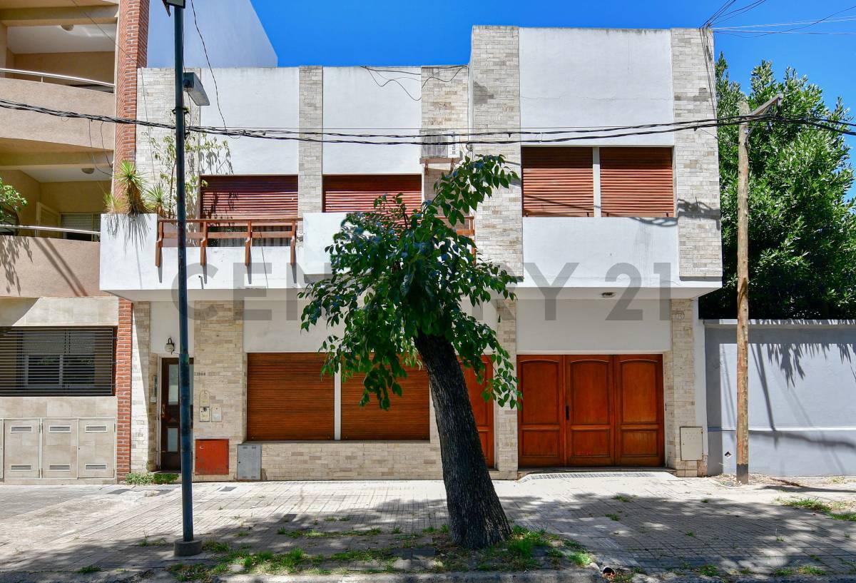 CASA VENTA LA PLATA 3 DORMITORIOS TERRAZA — foto 1