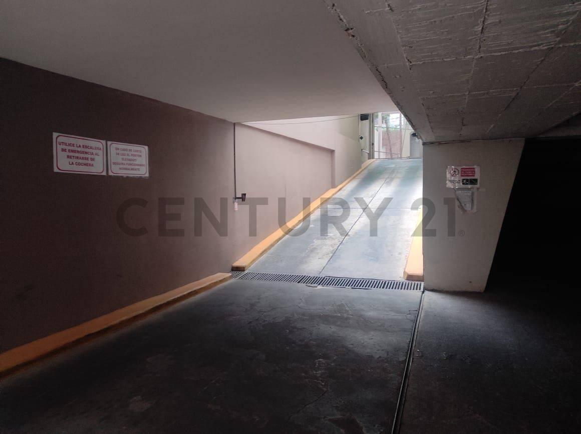 Century 21 vende: Cochera en B° Alberdi, José Miguel Urrutia al 100 — foto 1