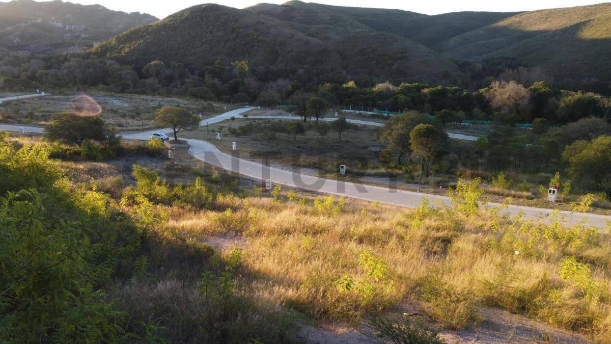 Invertí en Tu Futuro! Lote en Colinas de La Deseada! — foto 1