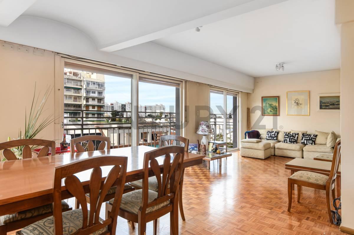 EN VENTA DEPARTAMENTO DE 5 AMBIENTES COCHERA MAS HABITACION DE SERVICIO — foto 1