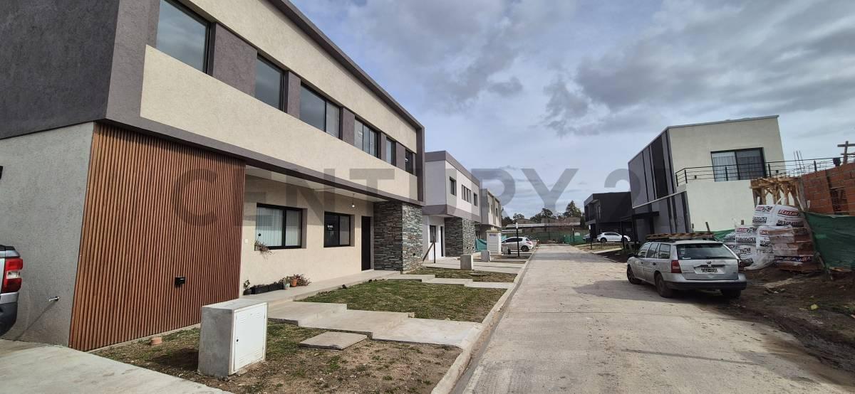 Casa Dúplex 4 ambientes con jardín y parrilla en Spring Park Pilar — foto 1