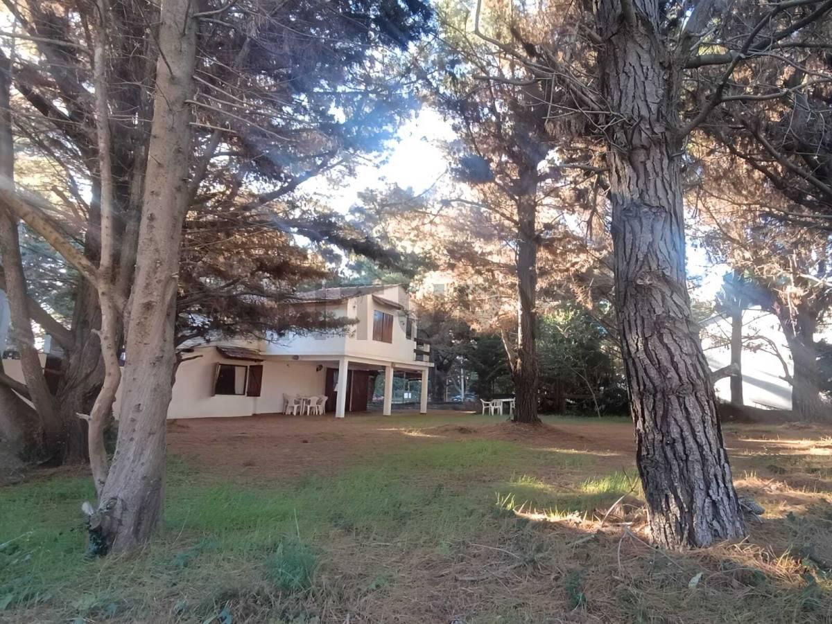 Casa en venta 4 ambientes Aguas Verdes con Parque de 450 mts 2 cuadras del Mar — foto 1