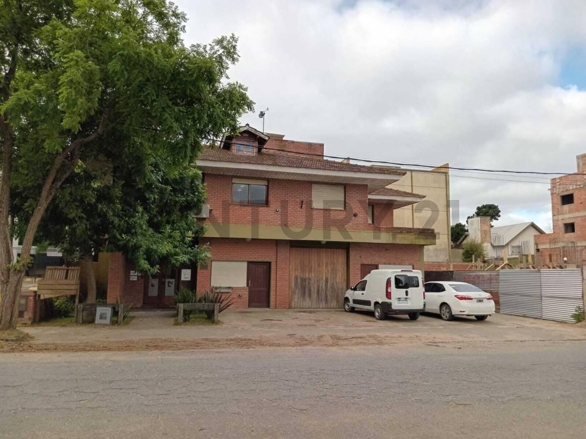 Local comercial en Pinamar — foto 1