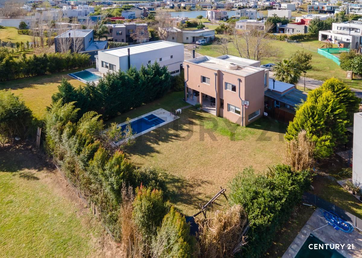 CASA EN VENTA en El Cantón Norte - 5 Amb con Pileta — foto 1