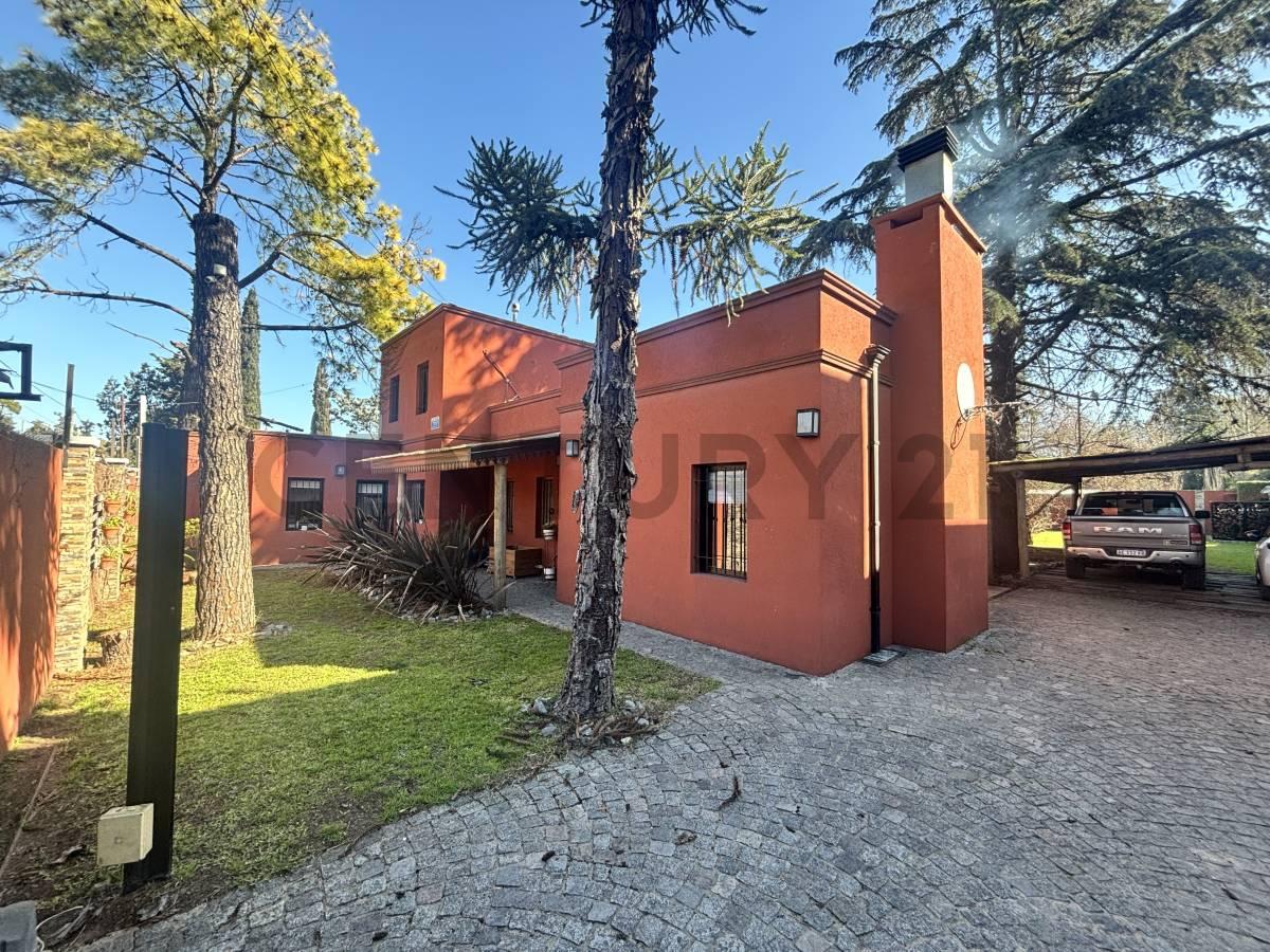 CASA DE ESTILO y CALIDAD EN VENTA – MORENO | 5 AMBIENTES — foto 1