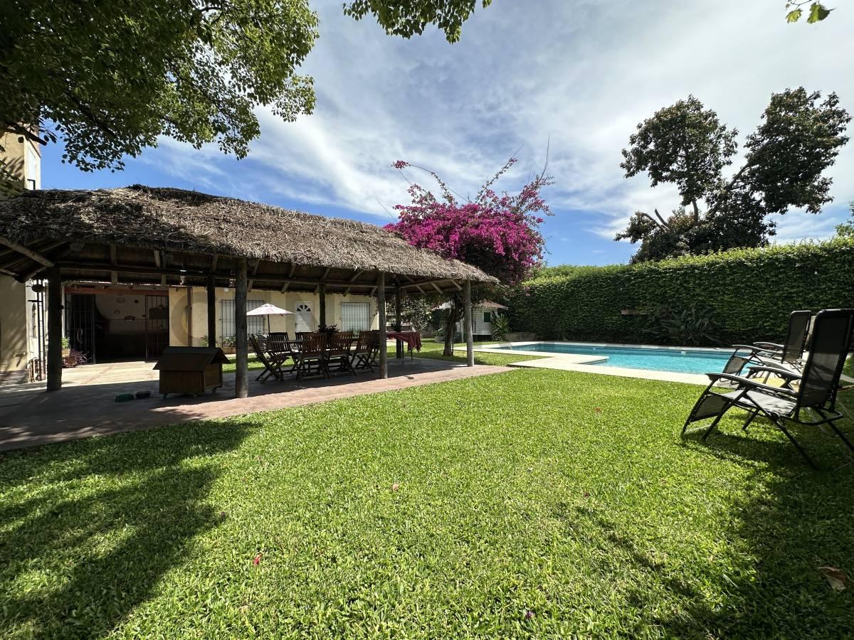 VENTA CASA 7 AMBIENTES CON PILETA, QUINCHO Y AMPLIO LOTE – SAN MIGUEL — foto 1