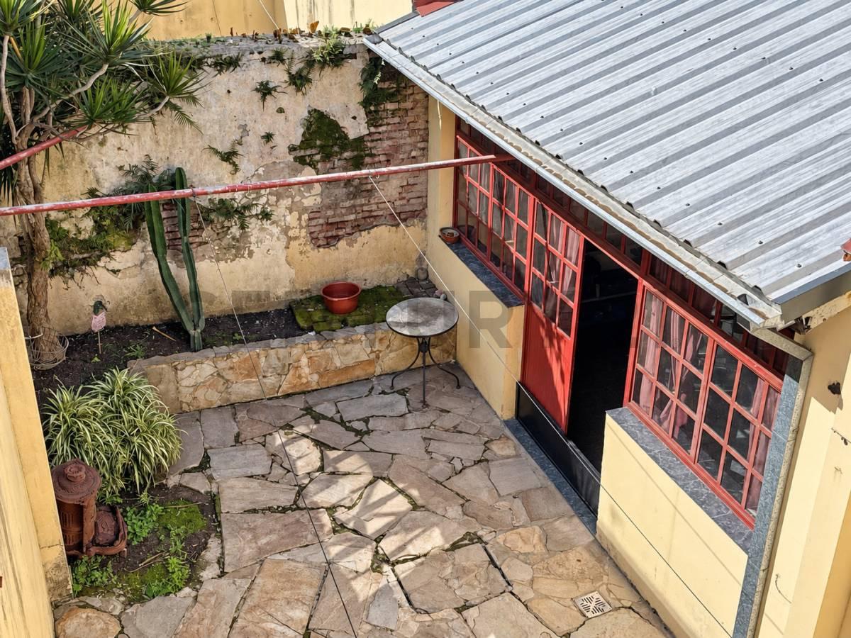 VENTA CASA CHORIZO 3 DORMITORIOS PATIO, TERRAZA Y PARRILLA EN LANUS — foto 1