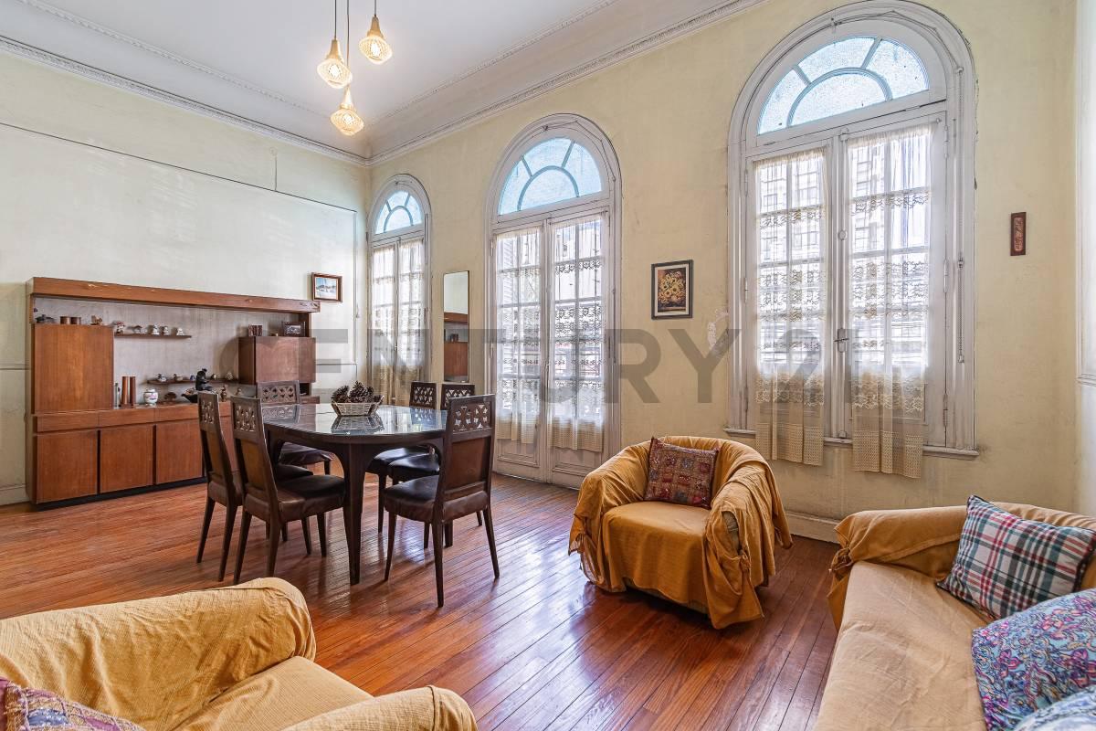 PH de Estilo con Techos Altos y Gran Terraza Propia - El Corazón de Villa Luro — foto 1