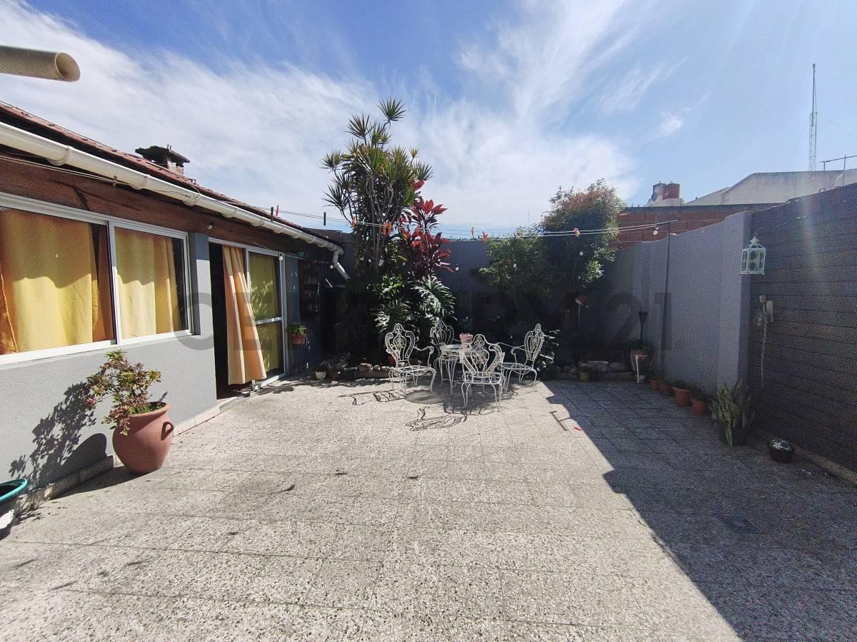 Casa 4 ambientes en venta en Remedios de Escalada con Quincho y gran patio — foto 1