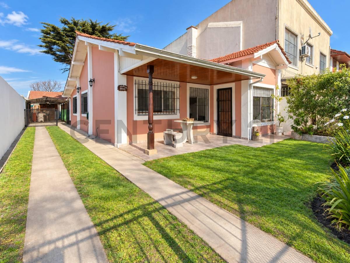 Venta de casa 4 ambientes con quincho, Punta Mogotes, Mar del Plata. — foto 1