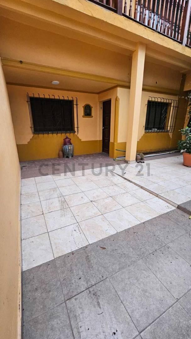 PH en venta de 6 ambientes con patio en Ciudadela — foto 1