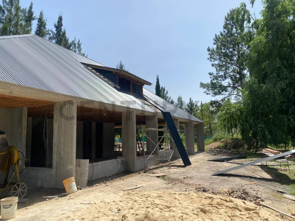 CASA DE 3 DORMITORIOS A LA VENTA EN MIRALAGOS — foto 1