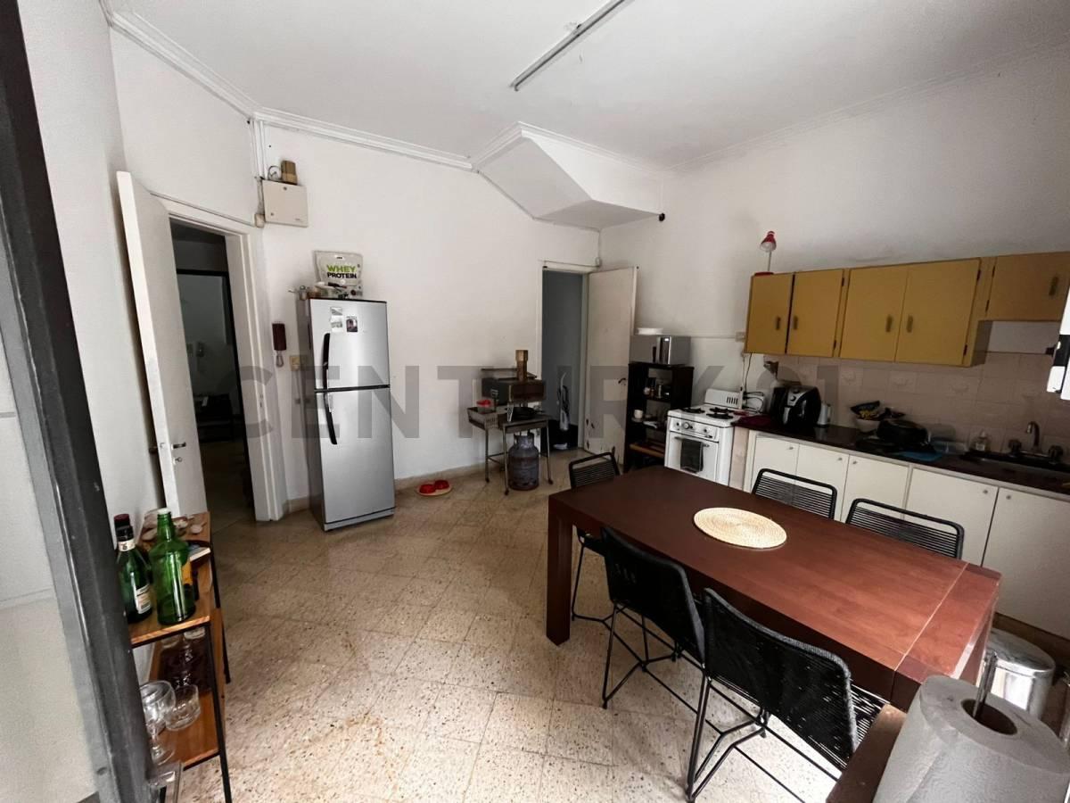 PH UN DORMITORIO, ALQUILER CON COCHERA, PATIO, Y QUINCHO — foto 1