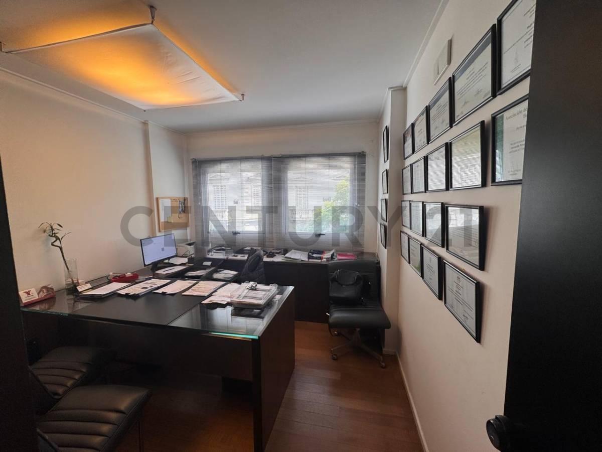OFICINA EN VENTA CON COCHERA 48 ENTRE 13 Y 14 — foto 1