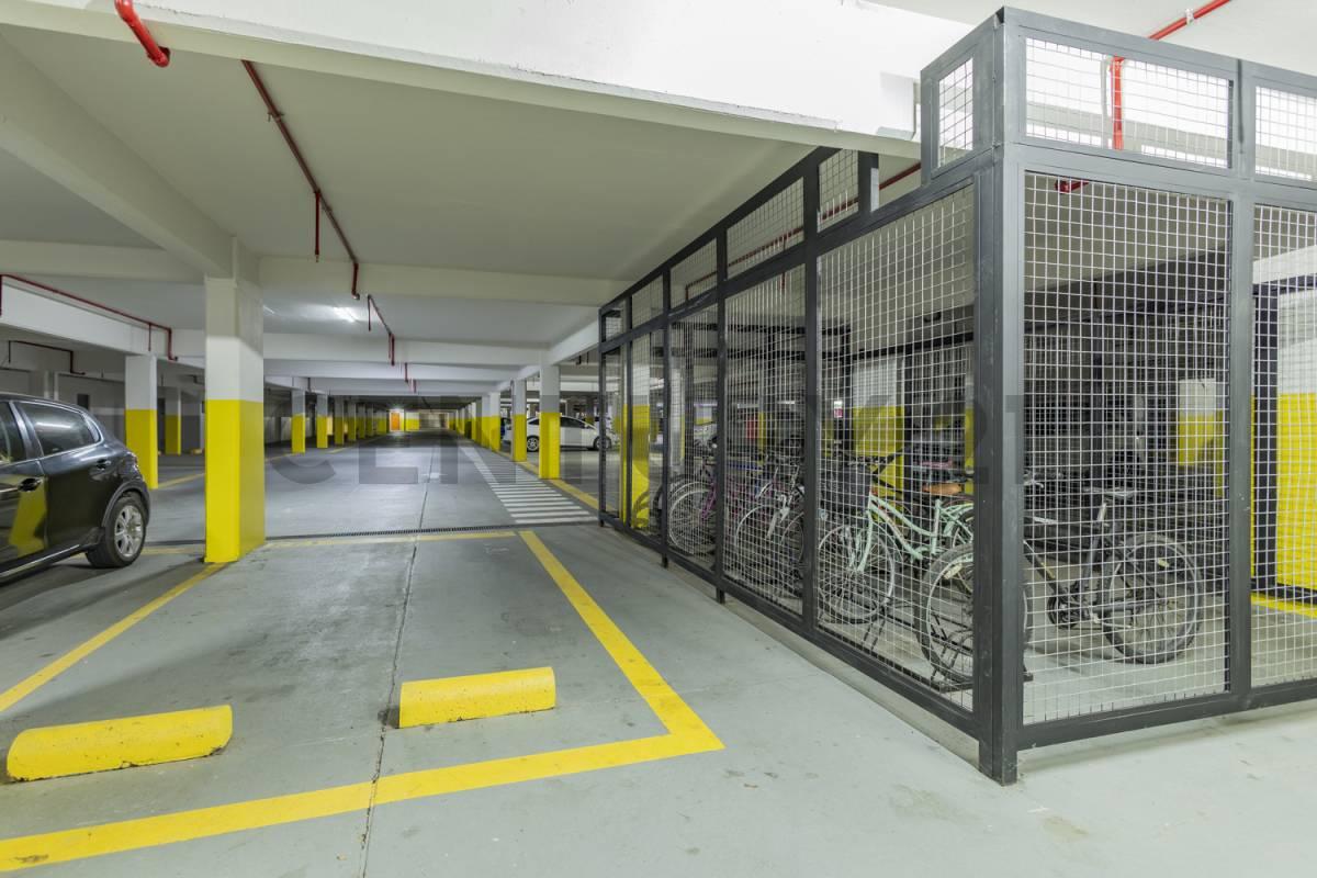 COCHERAS CUBIERTAS EN VENTA UBICADAS EN EL COMPLEJO PLAZA CREDIL — foto 1