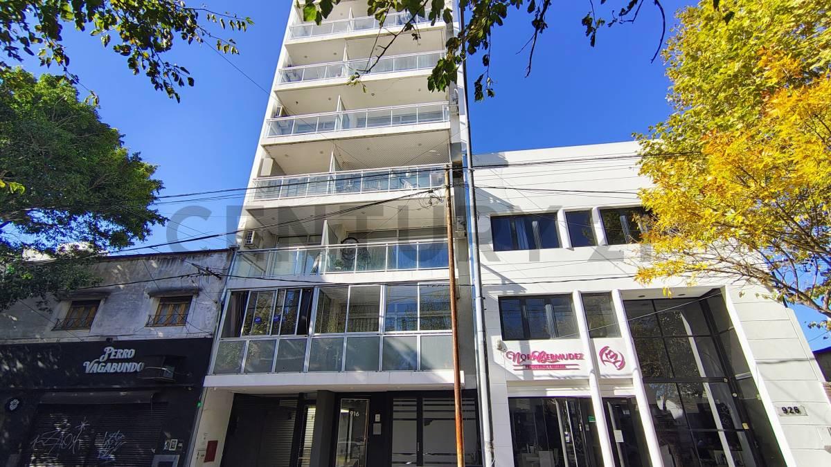 Semi piso en alquiler - 38 e/ 13 y 14 - 1 dormitorio en suite- escritorio/estudio/habitacion - baño — foto 1