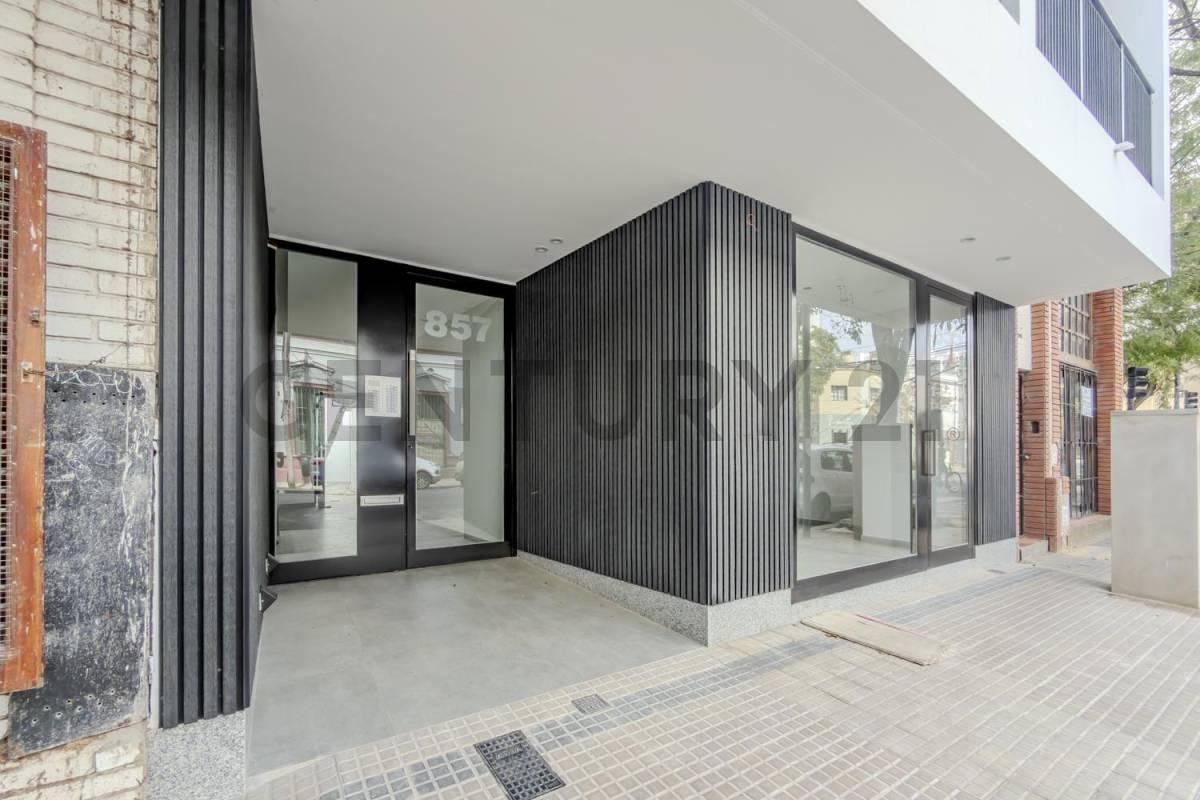 Monoambiente en alquiler zona tribunales - 4to piso al frente - balcón — foto 1
