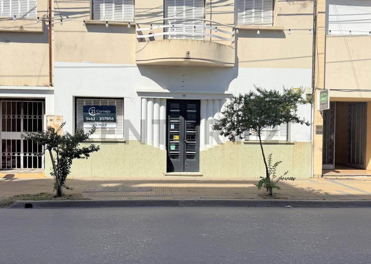 CASA EN VENTA. MICROCENTRO. ZONA DE BANCOS Y COMERCIOS. VENADO TUERTO. — foto 1
