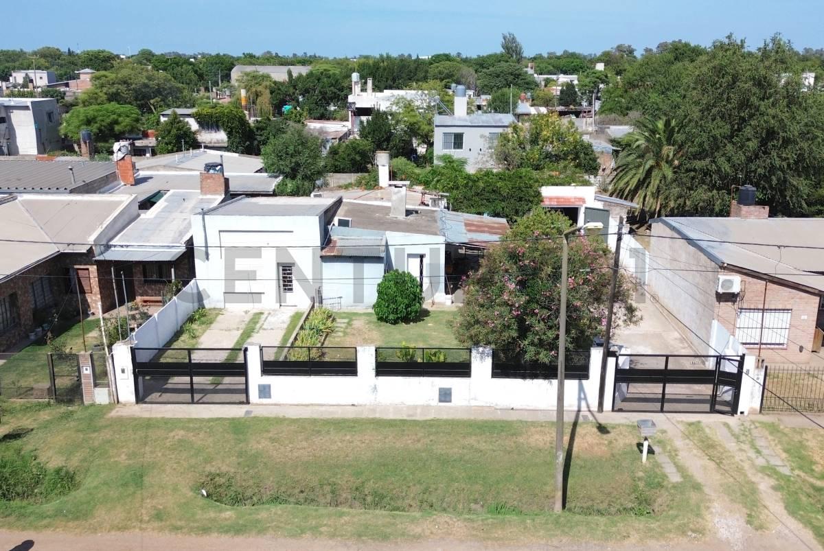 CASA 3 DORMITORIOS, 2 BAÑOS, AMPLIO TERRENO Y PILETA VENADO TUERTO, SANTA FE — foto 1