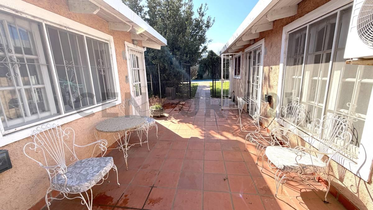 DOS PROPIEDADES EN UNA: VIVI Y TRABAJA EN EL MISMO LUGAR - VENADO TUERTO — foto 1
