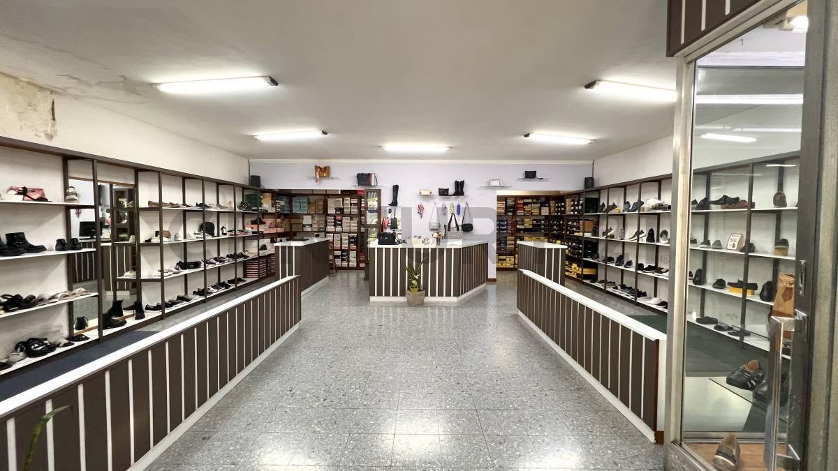 Tu marca merece este lugar: VENTA DE LOCAL COMERCIAL EN EL CENTRO DE VENADO TUERTO — foto 1