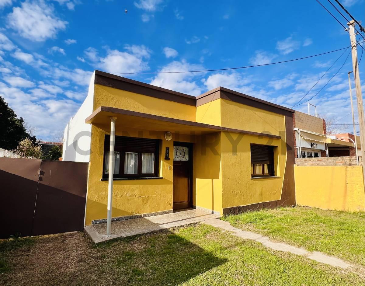 Casa 2 dormitorios en zona universitaria - Venado Tuerto — foto 1