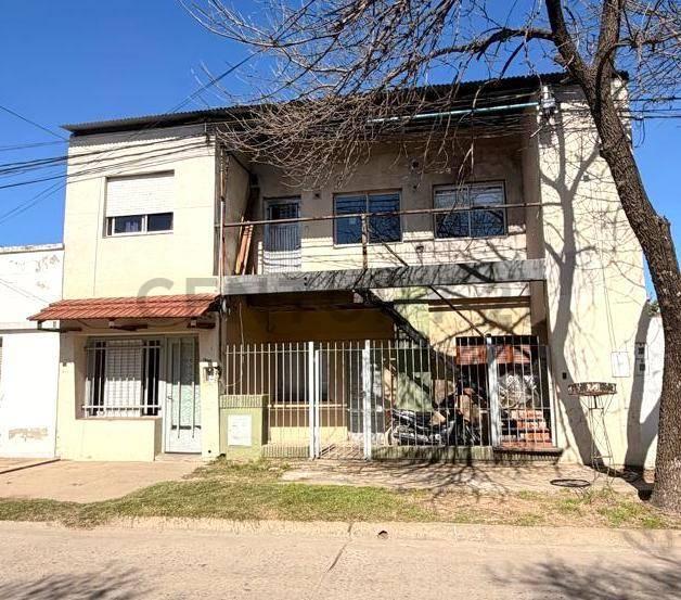 Casa con Departamentos - VENADO TUERTO — foto 1