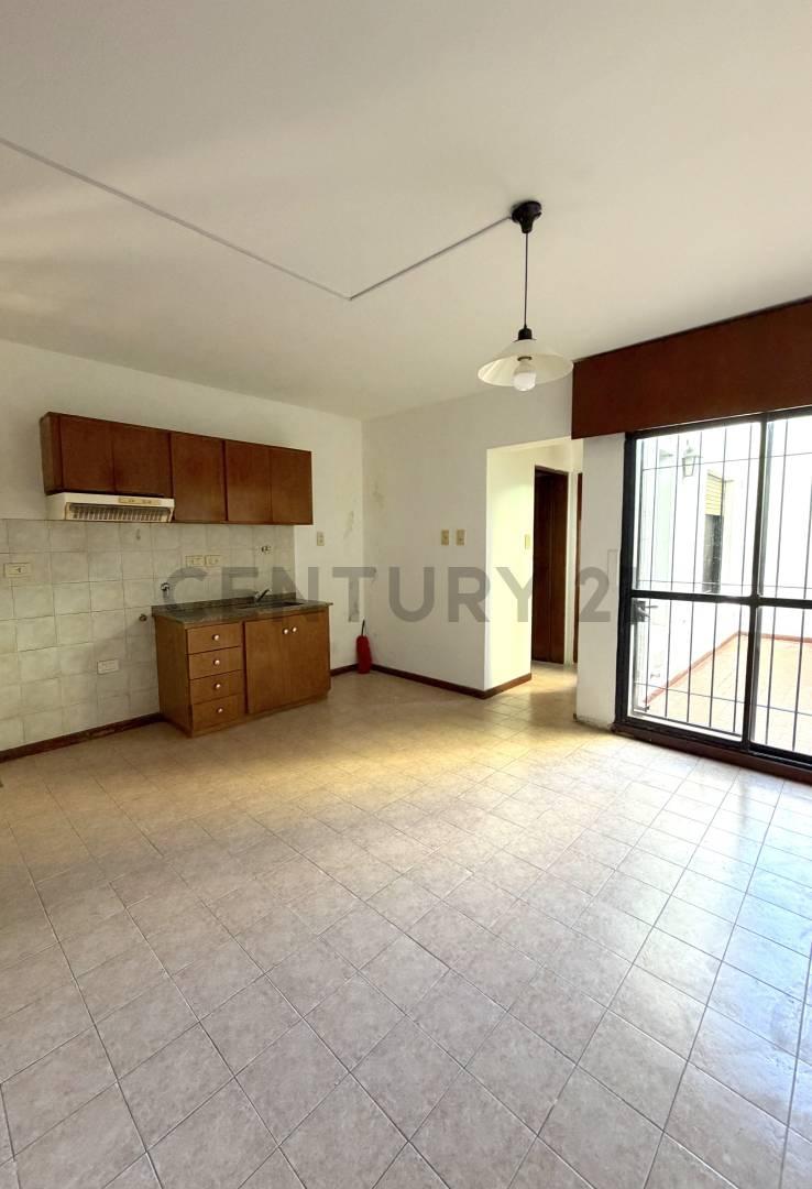 Departamento de 1 dormitorio con patio seco excelente ubicación.VENADO TUERTO — foto 1