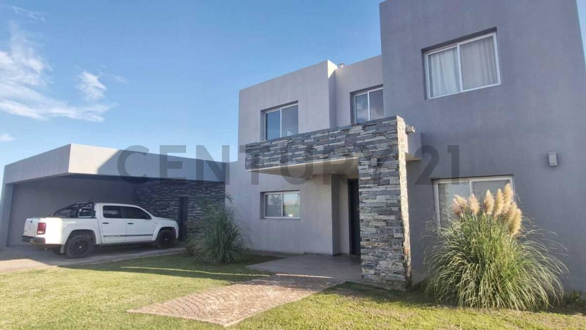 Casa de categoría - Rivadavia. — foto 1