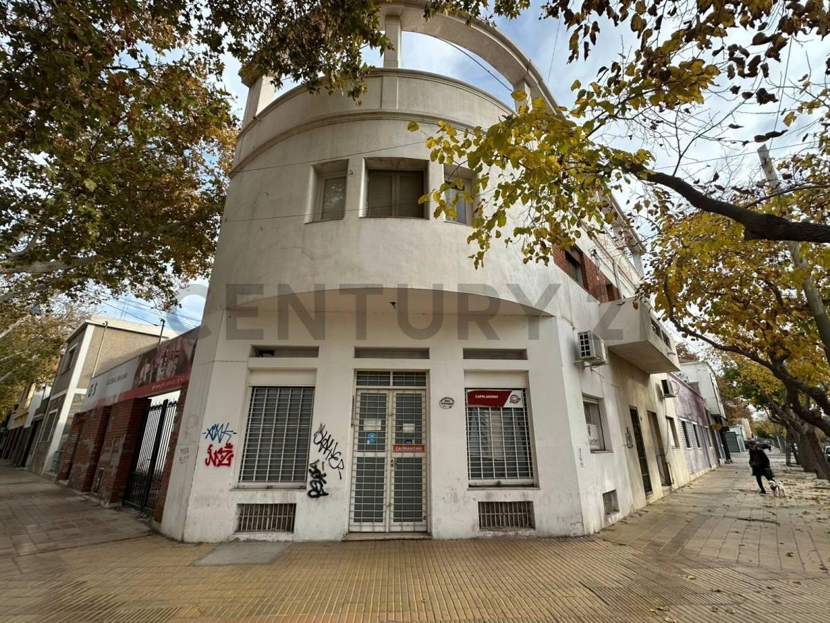 Venta de salón comercial y 2 departamentos - Excelente ubicación centro. — foto 1