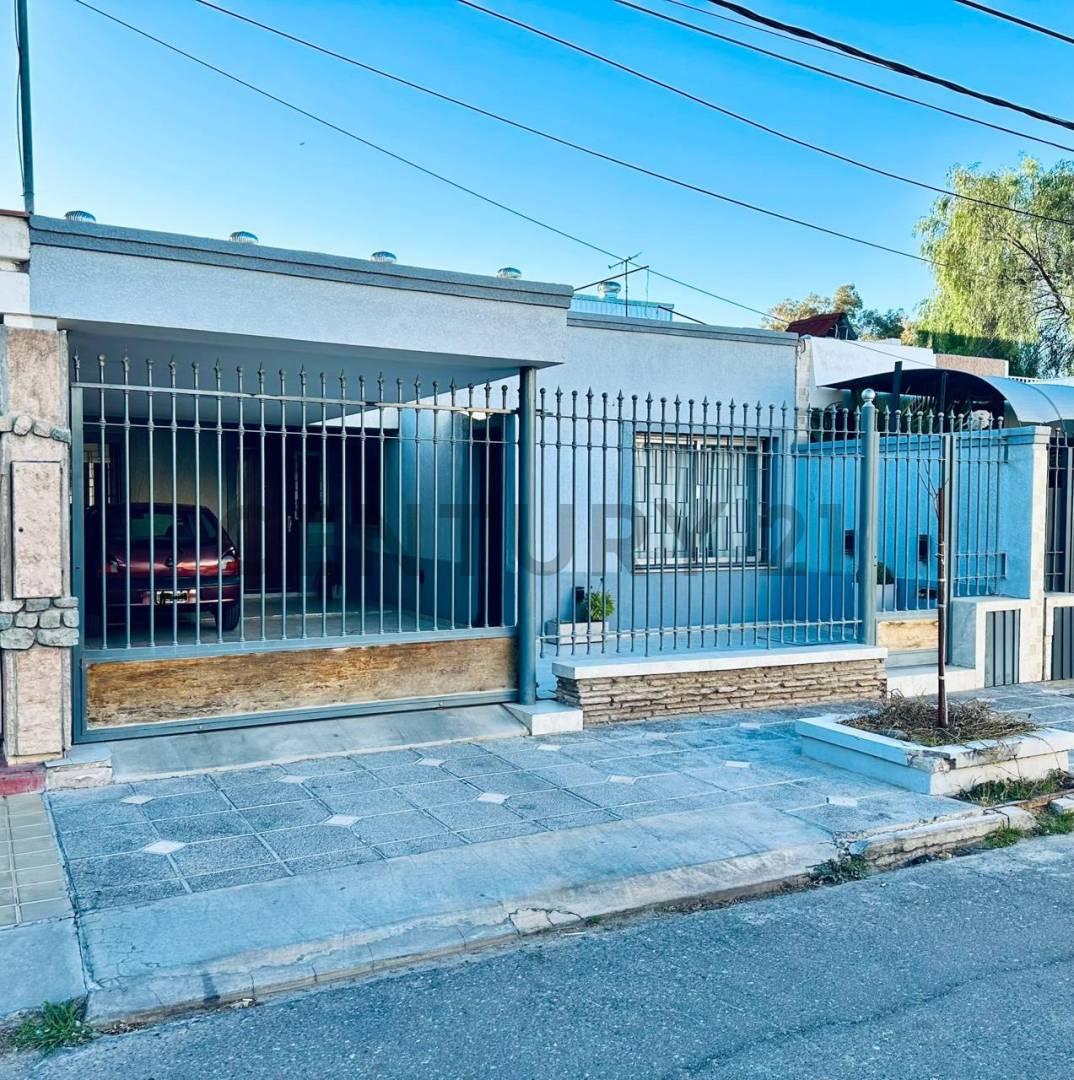 No te pierdas hermosa casa en Pasaje Pismanta — foto 1