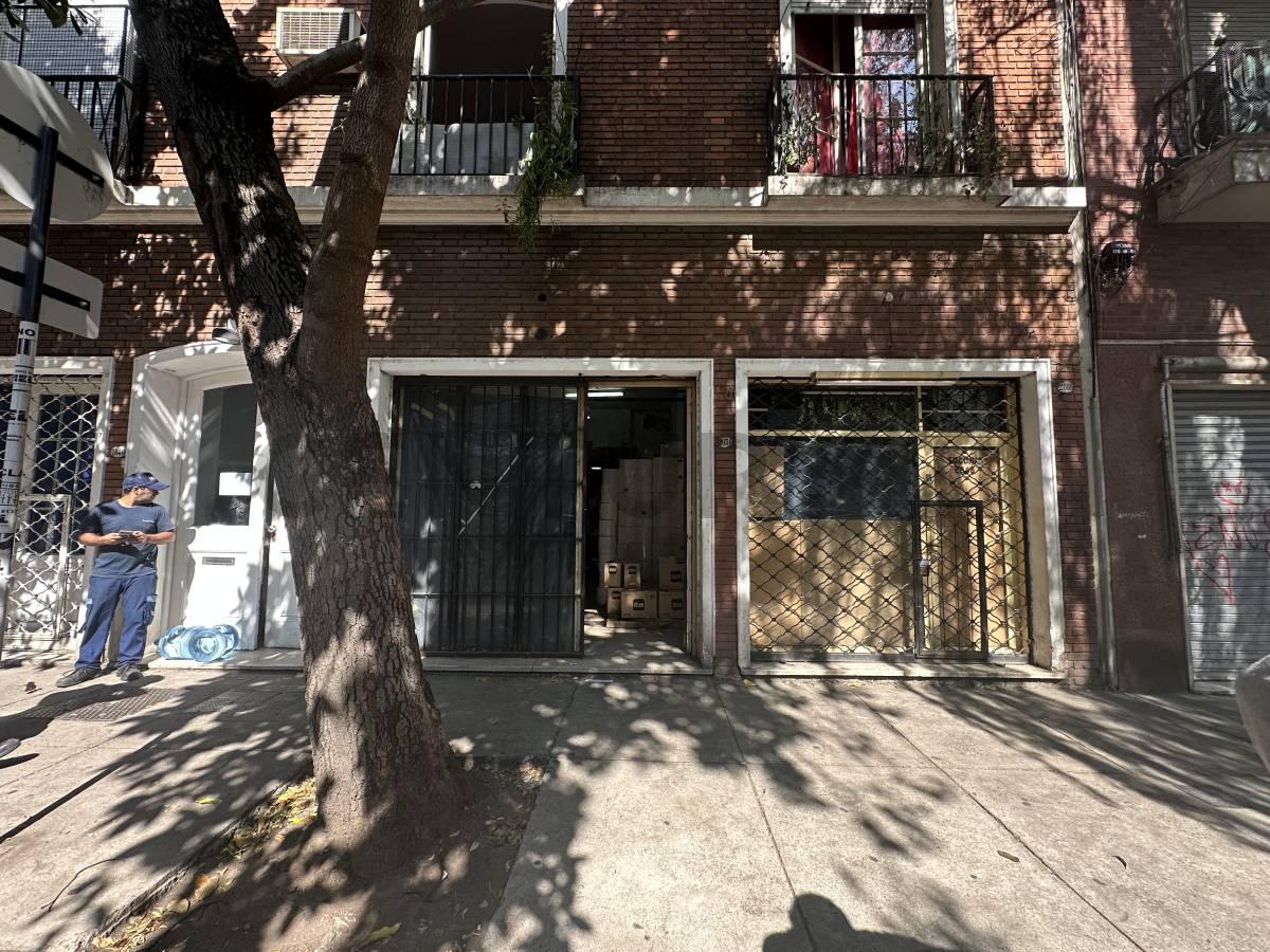 VENTA LOCAL EN ONCE A LA CALLE - IDEAL PARA DEPOSITO — foto 1