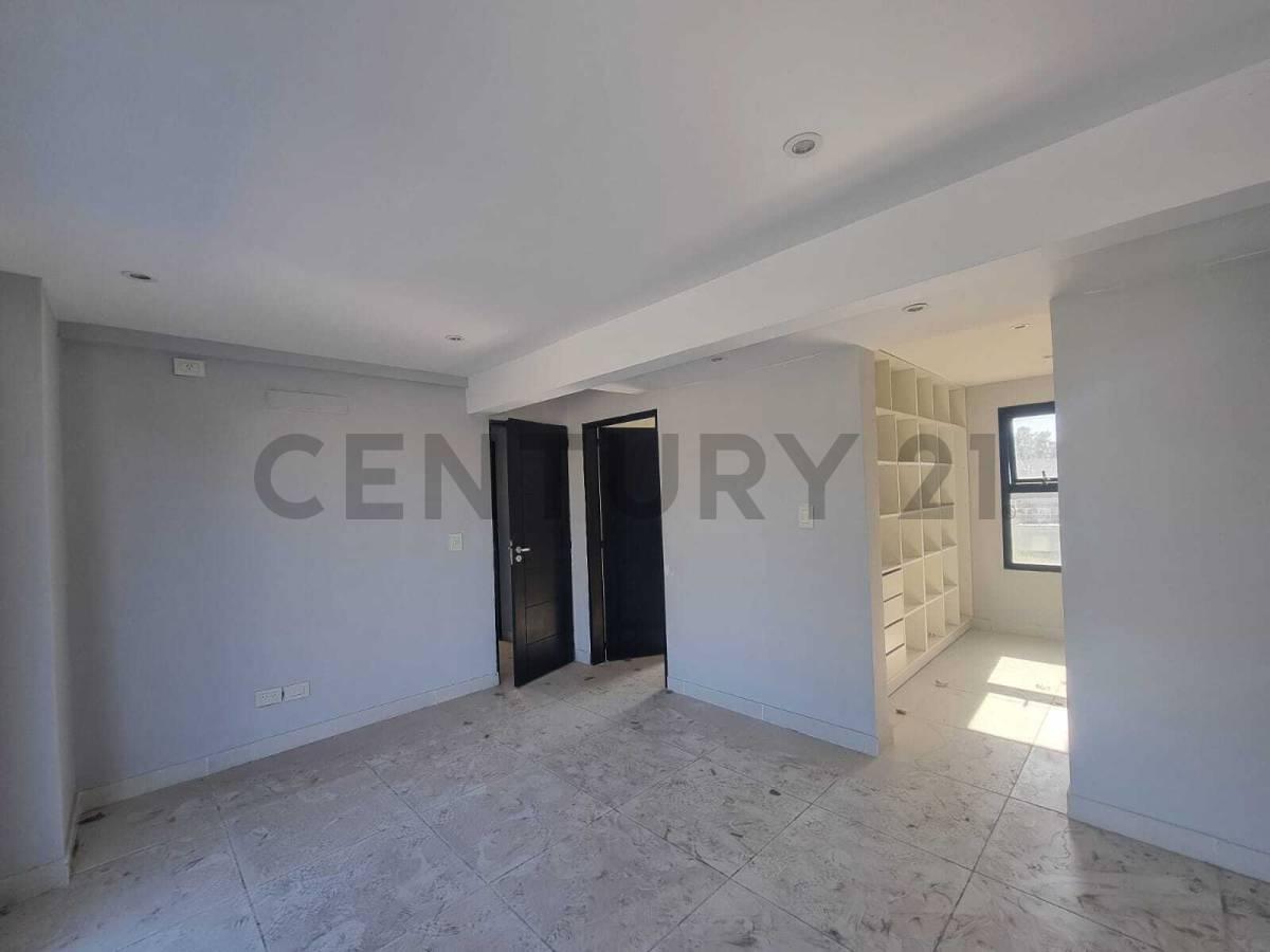 VENTA 4 AMBIENTES EN VENADO I A ESTRENAR CON PILETA Y COCHERA — foto 1