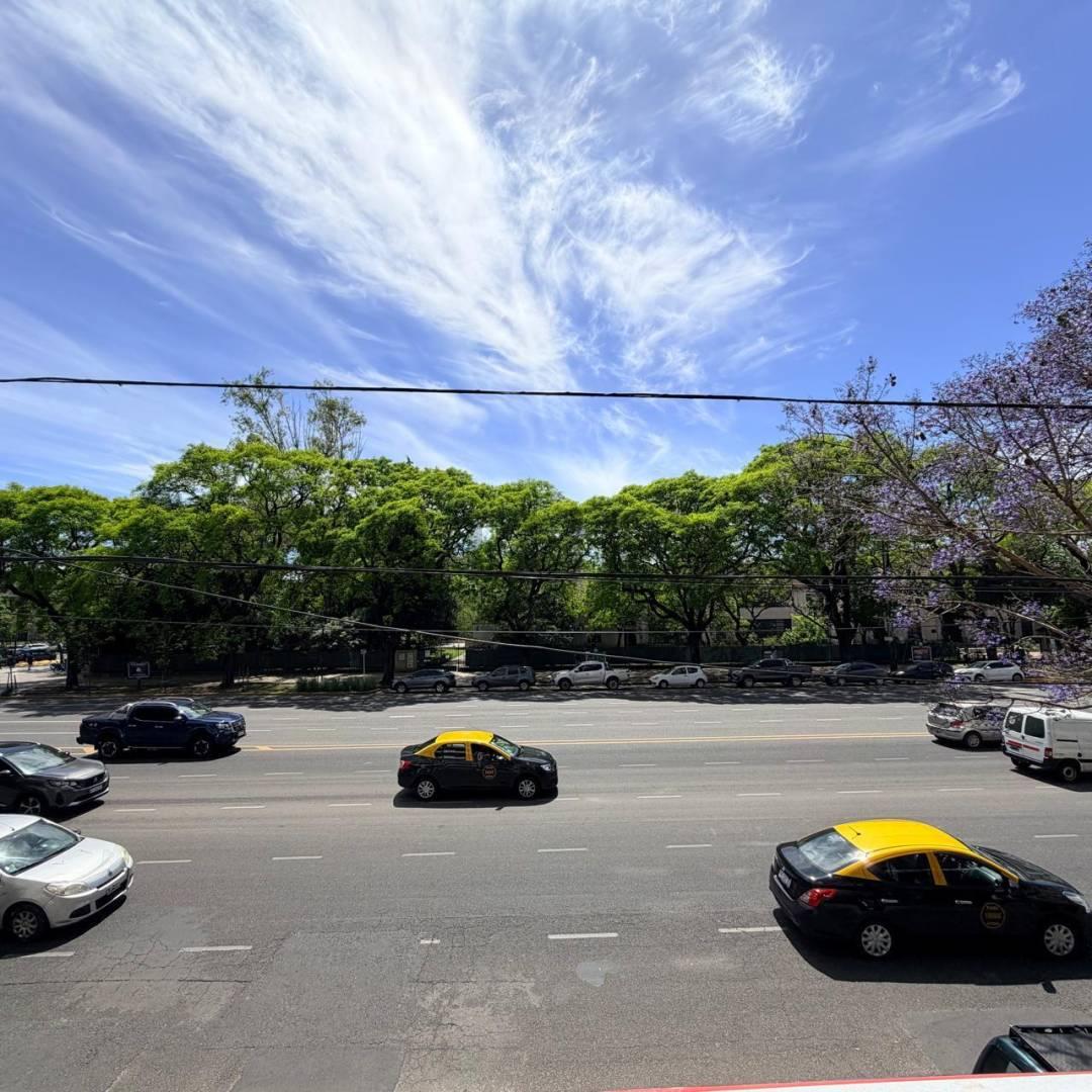 VENTA DEPTO 4 AMBIENTES CON COCHERA A REFACCIONAR PRIMER PISO EN BELGRANO — foto 1