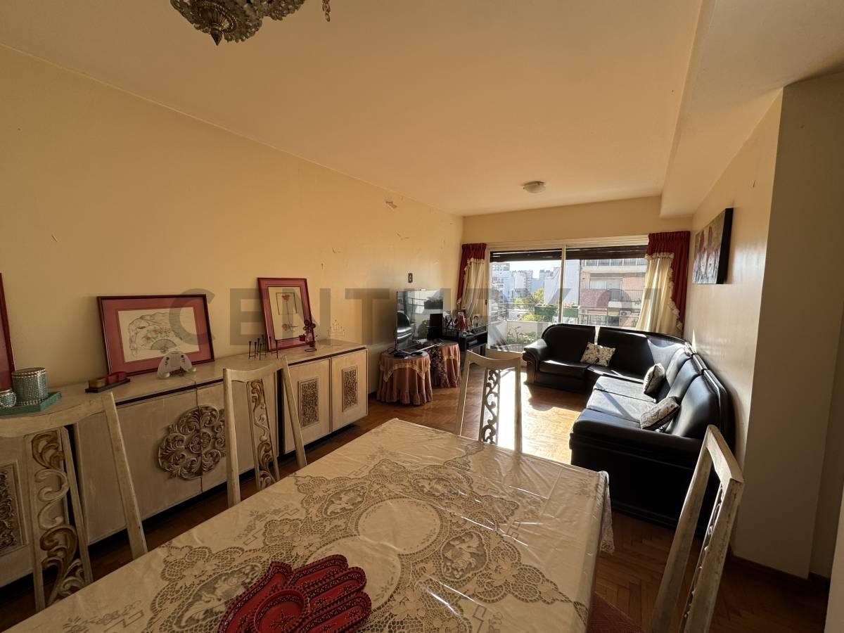 VENTA DEPARTAMENTO 4 AMBIENTES CON DEPENDENCIA EN FLORES PISO 7 / ACEPTA PERMUTA — foto 1