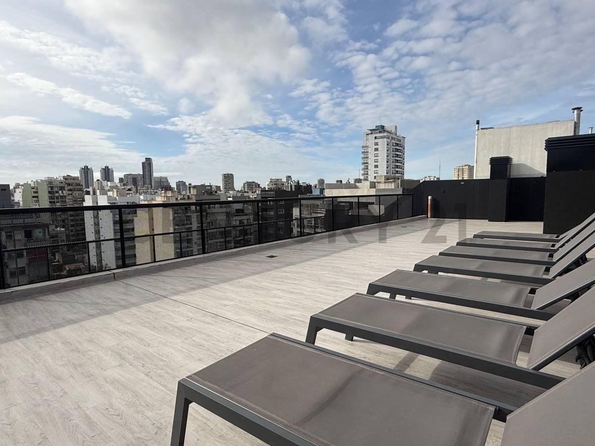 AMPLIO MONOAMBIENTE CON PATIO Y PARRILLA — foto 1