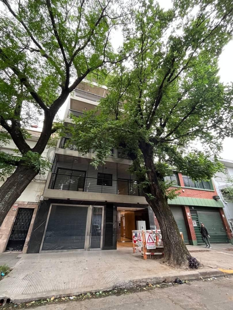 ALQUILER LOCAL MULTIRUBRO A ESTRENAR EN FLORES — foto 1