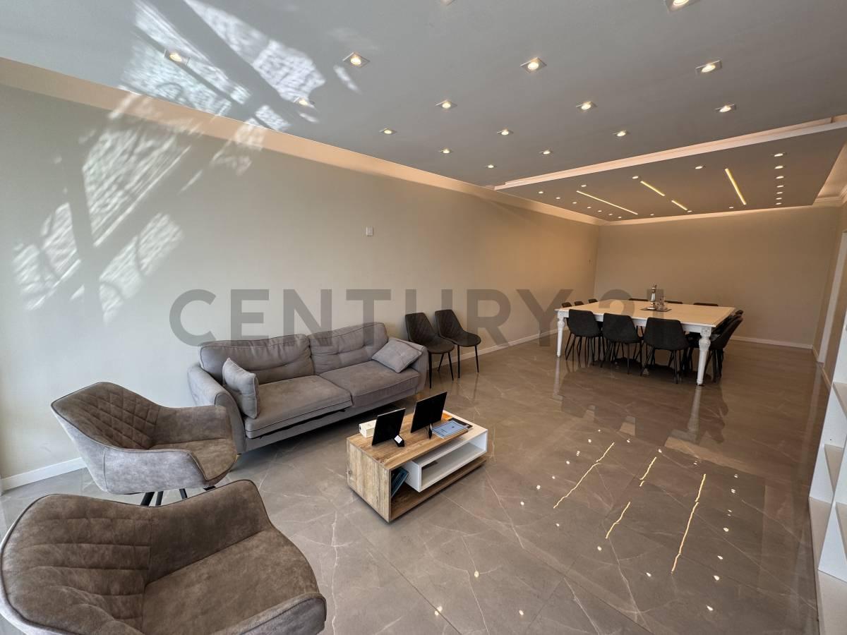 Venta Departamento 5 Ambientes, 3 dormitorios, con Dependencia en Barrio Norte con Cochera / PERMUTA — foto 1