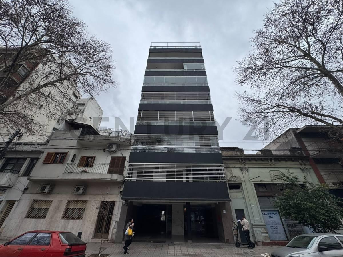 VENTA DEPARTAMENTO 4 AMBIENTES CON COCHERA EN FLORES — foto 1