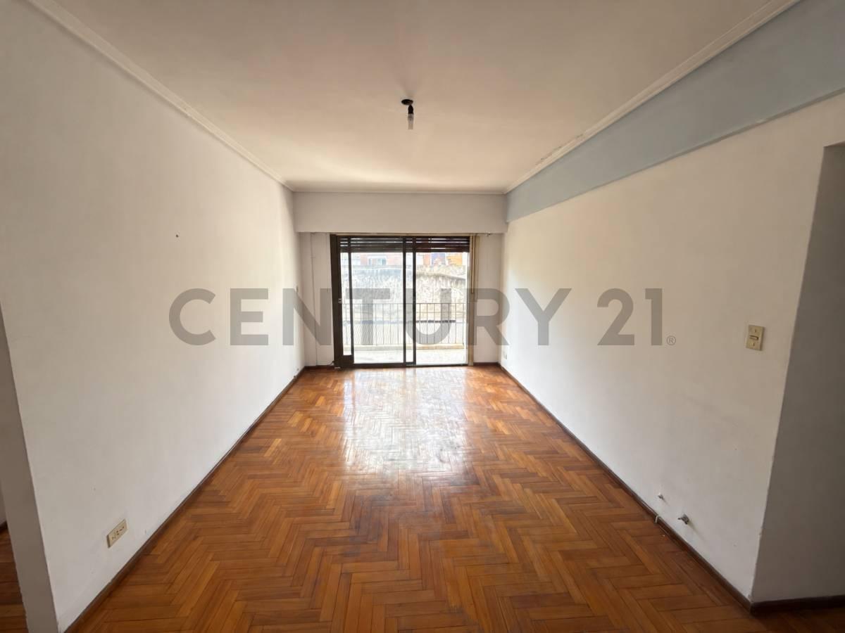 VENTA DEPARTAMENTO 2 AMBIENTES CON BALCÓN EN COGHLAN — foto 1