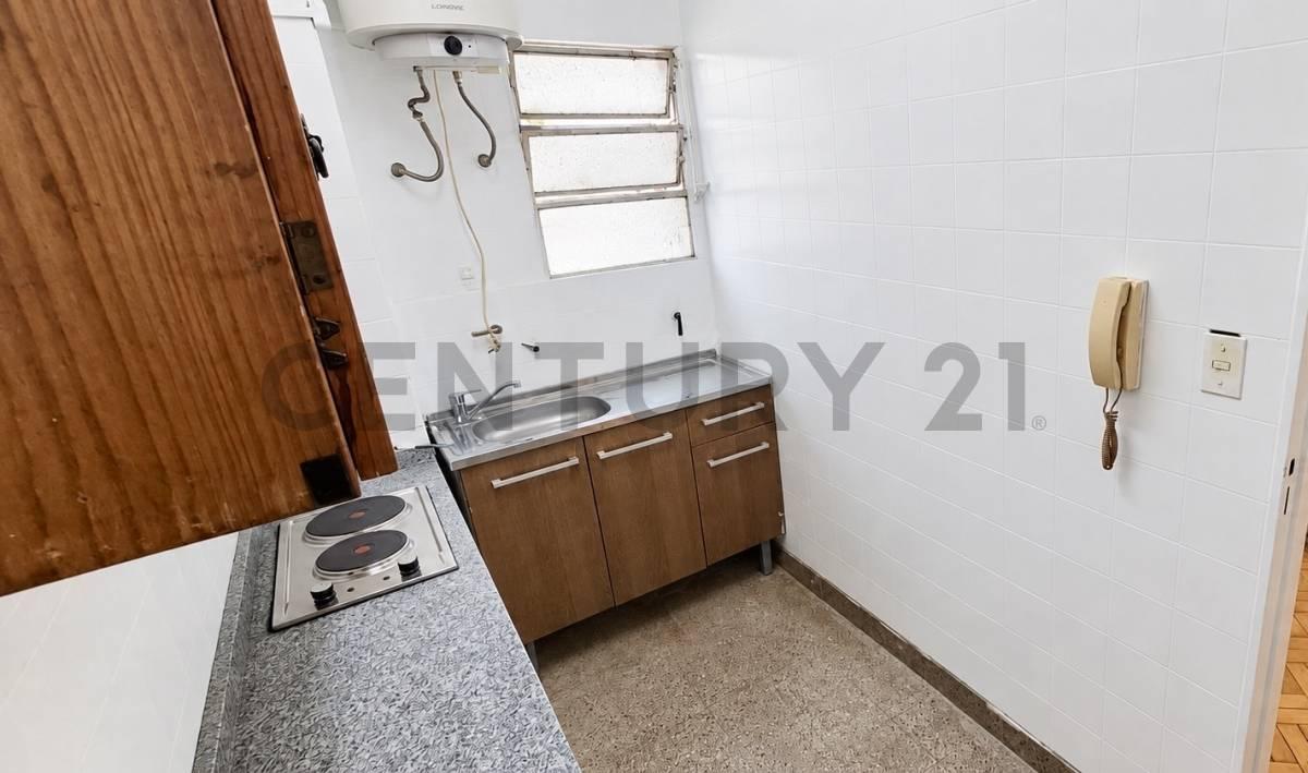 ALQUILER DEPARTAMENTO 2 AMBIENTES CON VISTA ABIERTA EN VILLA GRAL. MITRE — foto 1