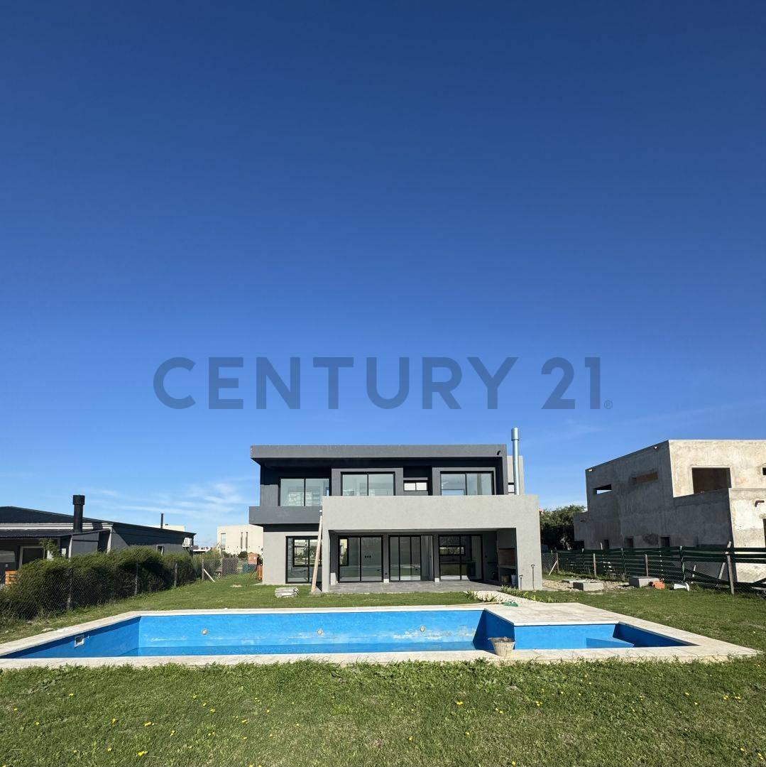 VENTA CASA 4 AMBIENTES EN SAN SEBASTIAN CALIDAD TRIPLE A — foto 1