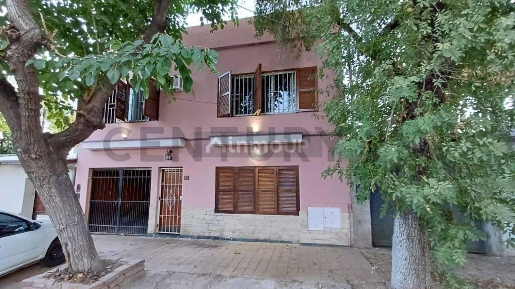VENTA DE DEPARTAMENTO + SALÓN DE USO COMERCIAL Y/O PROFESIONAL — foto 1