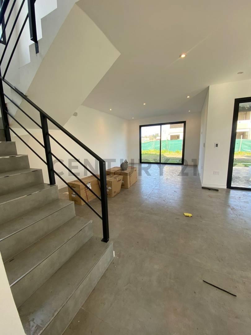 CASA EN SANTA SOFIA — foto 1