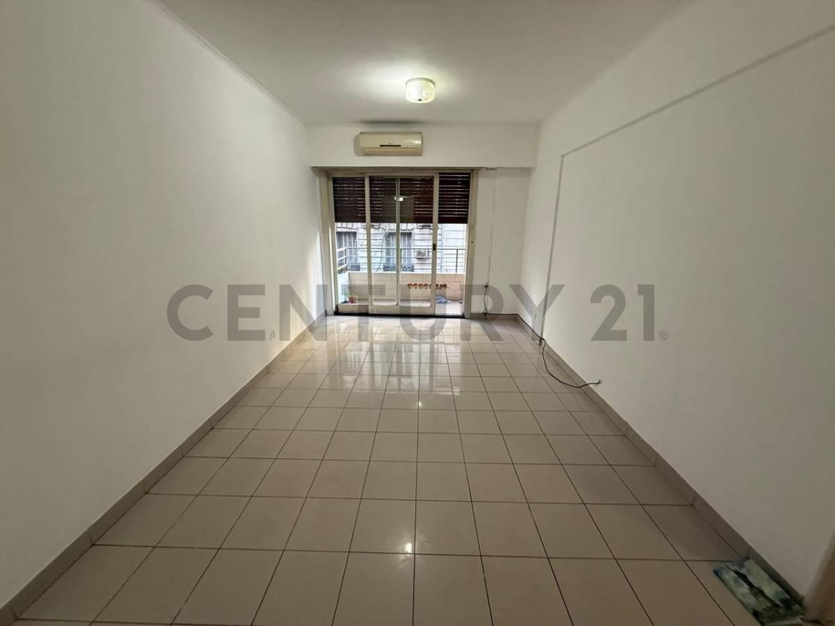 Departamento de 3 ambientes con cochera y baulera. — foto 1