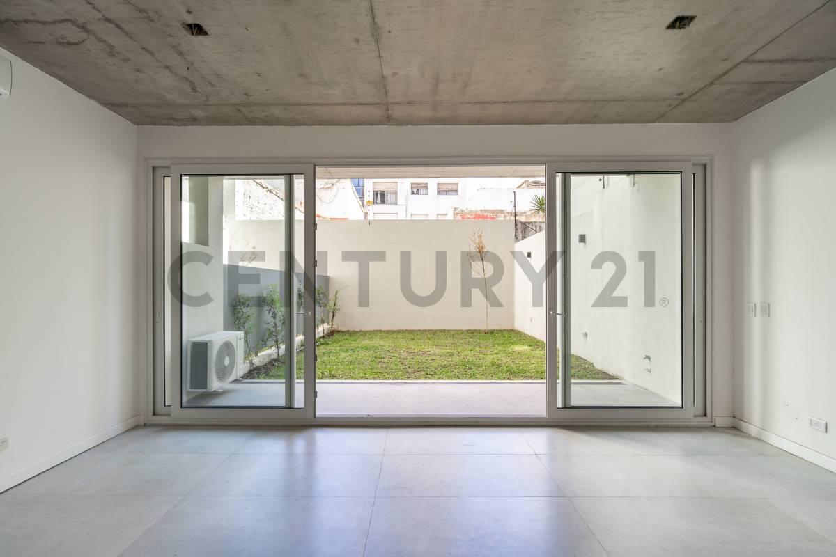 VENTA NUÑEZ DEPARTAMENTO DIVISIBLE PB CON JARDIN 90 m2. BAULERA Y AMENITIES. — foto 1