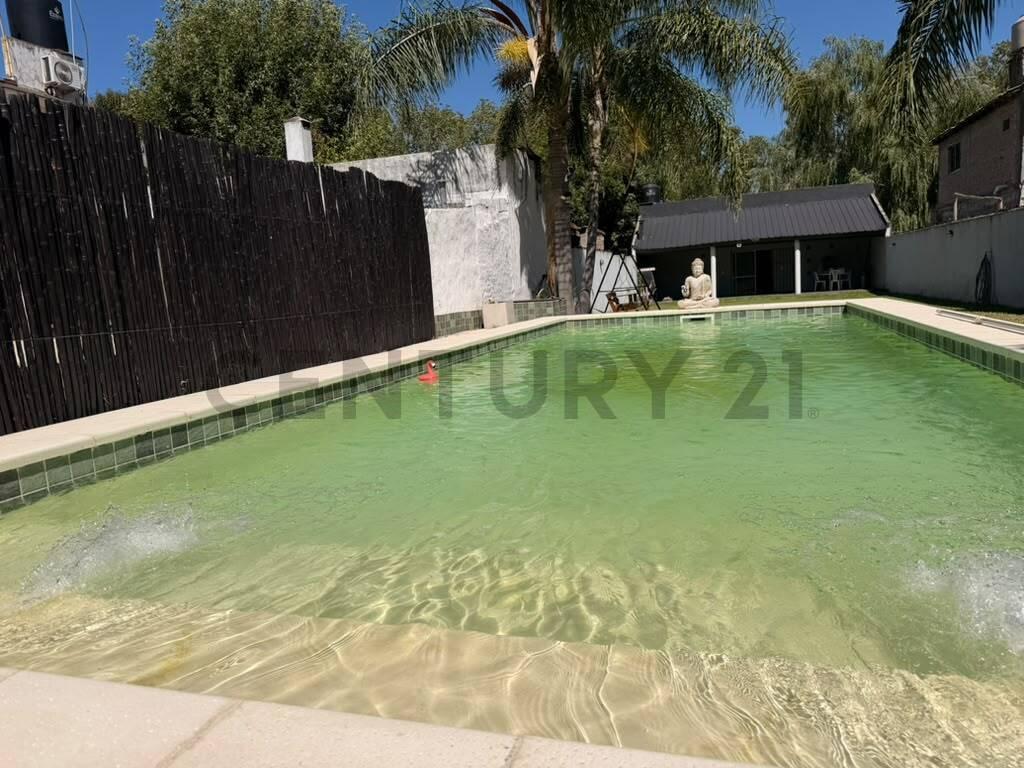 QUINTA CON CASA PILETA Y QUINCHO PARQUIZADA — foto 1