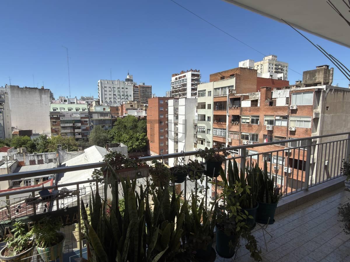 Belgrano- Depto 4 amb c/depcia, gran balcón y espacio guardacoche- — foto 1